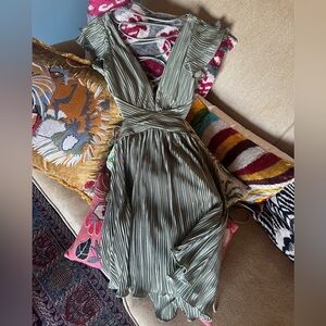 Lulus Sage Green Pleated V-Neck Mini Dress XS NWT